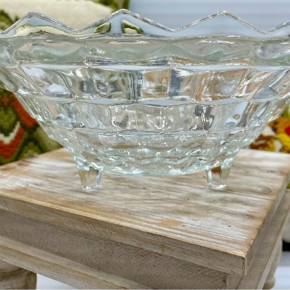 Vintage Clear Class Cubist Three Footed Bowl - Picture 4 of 6